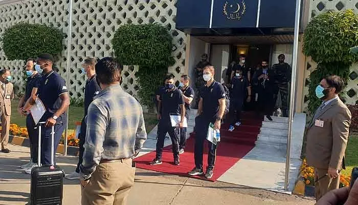 South African Cricket Team in Pakistan
