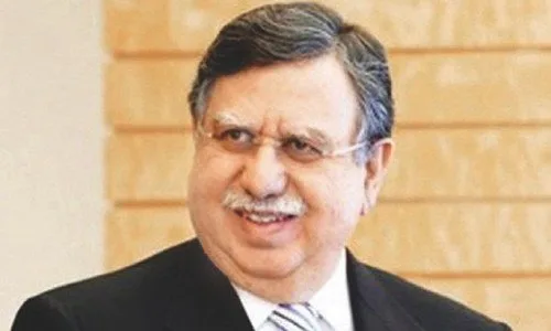 Shaukat Tarin