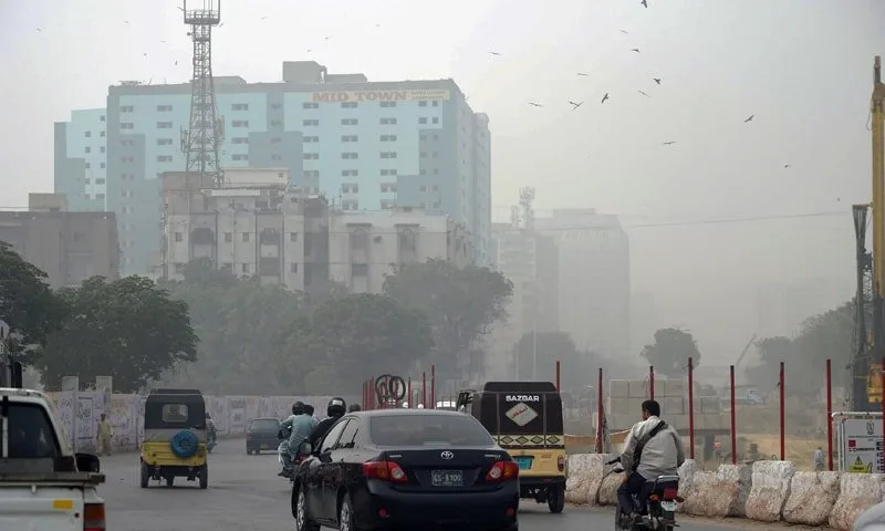 Air Pollution creates health risks in Pakistan.