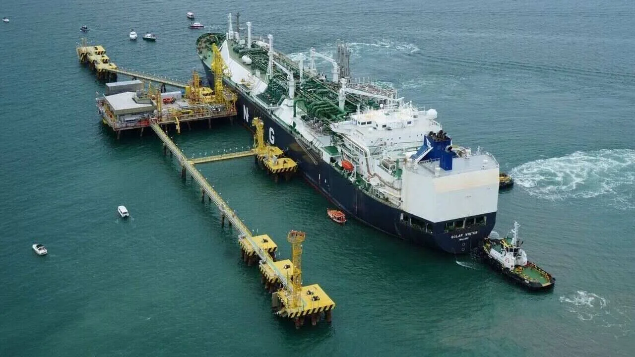 Qatar's Qasim Terminal to acquire stakes in Pakistan's Energas Terminal