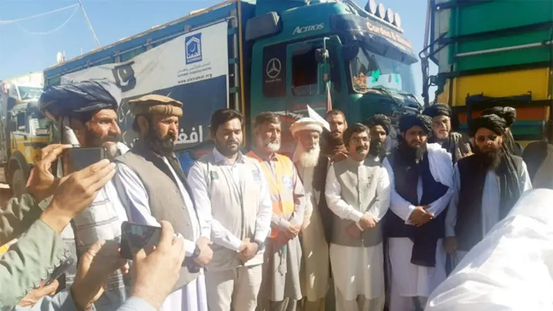 Pakistan dispatches 7 trucks of humanitarian aid to Afghanistan