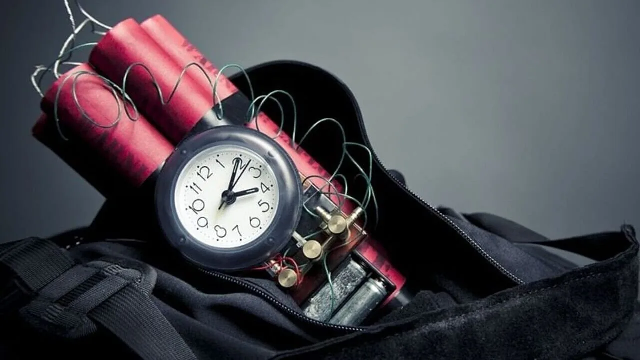 Bomb Disposal Unit Defused a Pipe Bomb in Peshawar