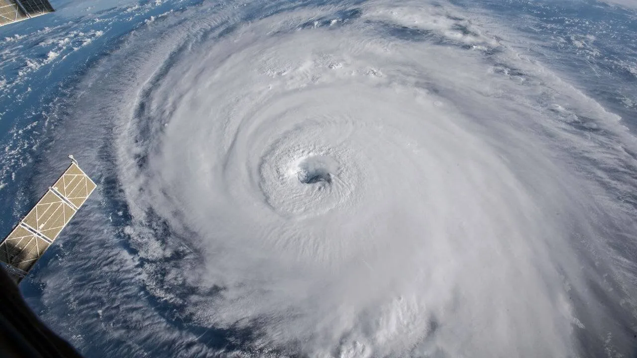Cyclone Shaheen: Public holiday in Karachi