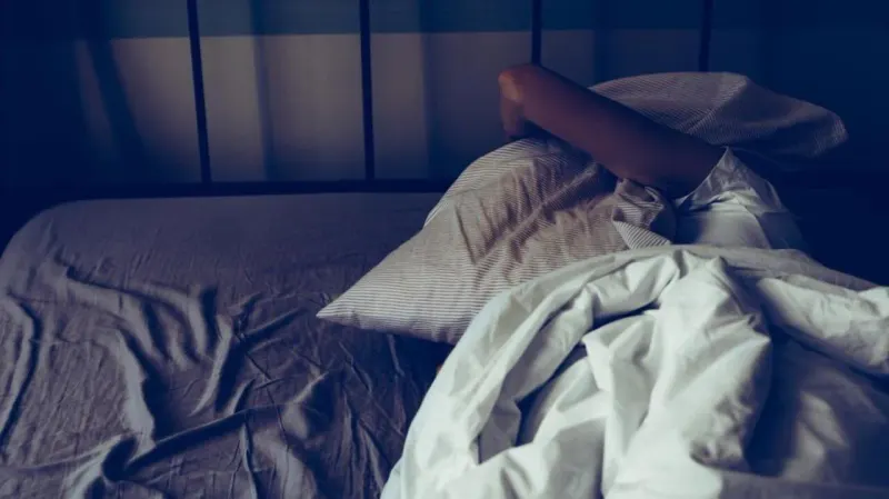 Uk Firm Paying Pkr5m for Staying in Bed All Day