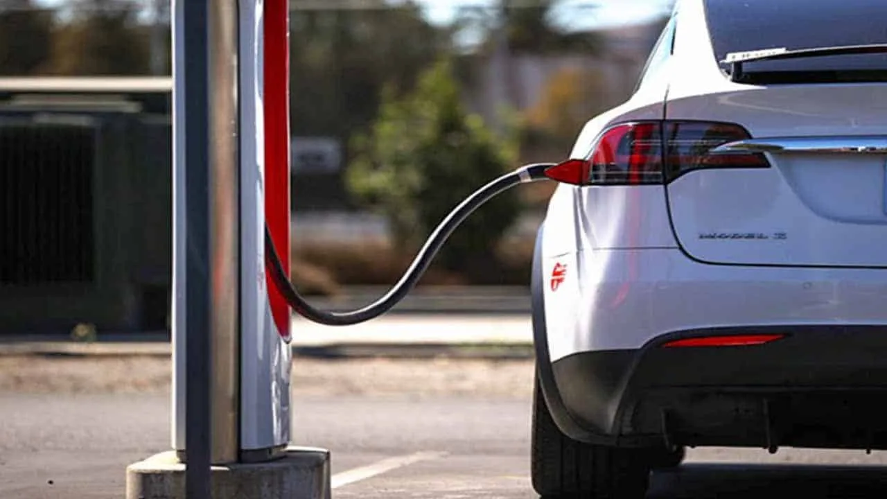 Government allocates Rs1.5 billion to introduce electric vehicles in Pakistan