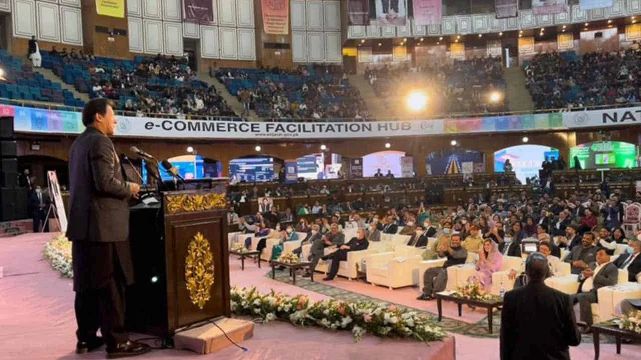PM inaugurates E-Commerce Portal to promote E-business