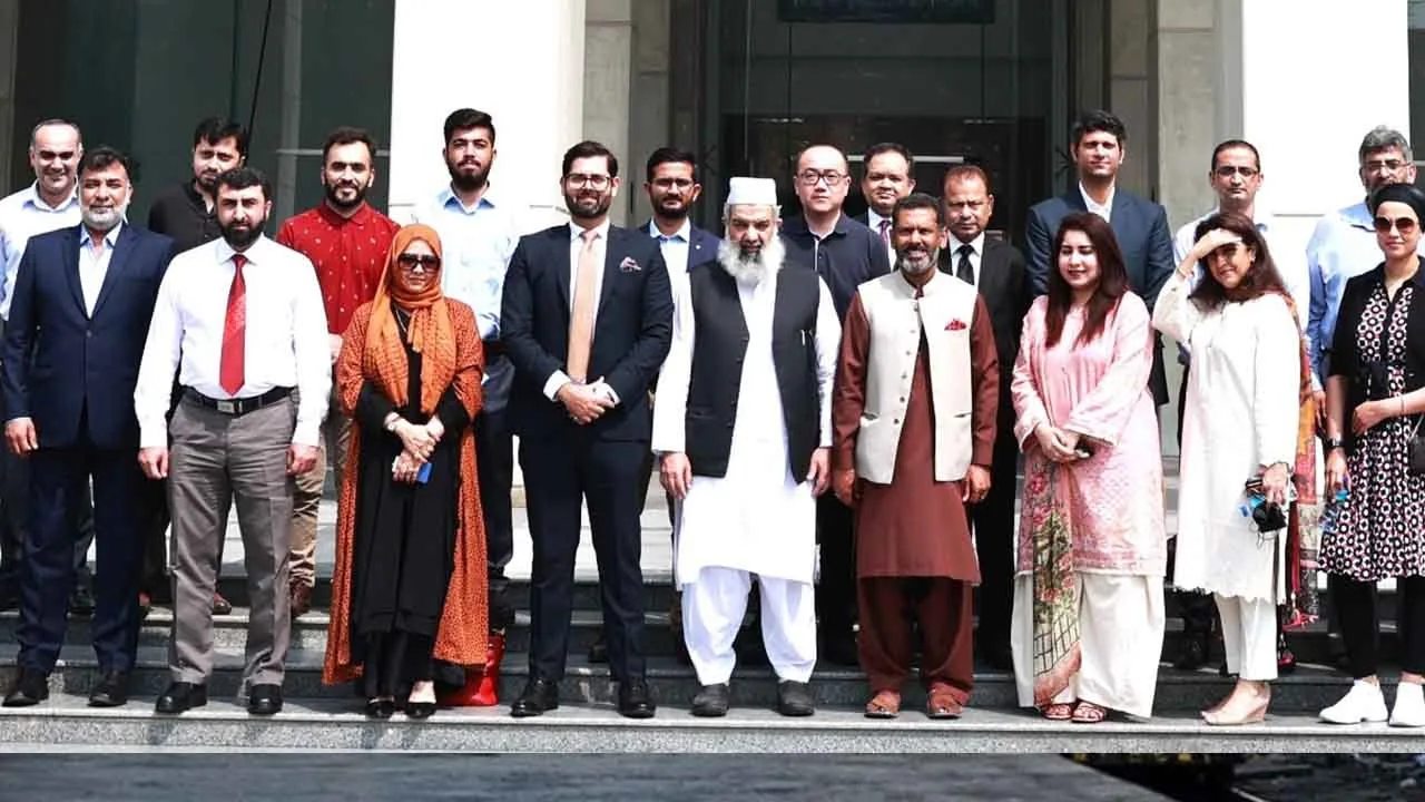 NEPRA Chairman and its CSR award winners visit LUMS