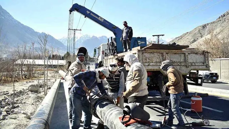 In Gilgit, work on the Sui Northern Air Mix Gas pilot project is underway