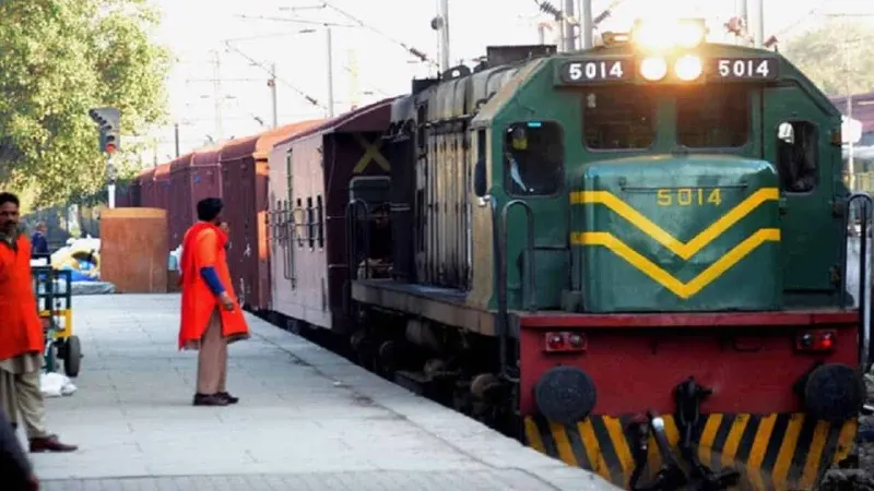 Two special trains for Eid from Karachi announced