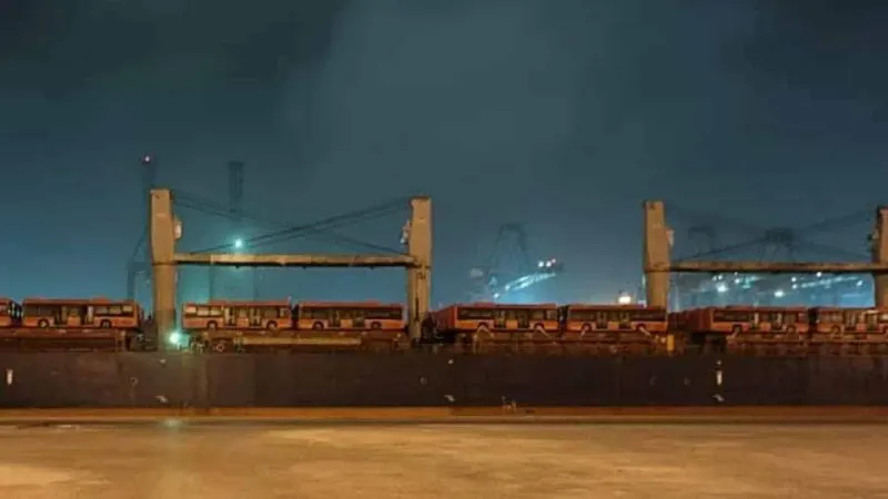 71 New Buses Arrive at Karachi Port For People’s Bus Service