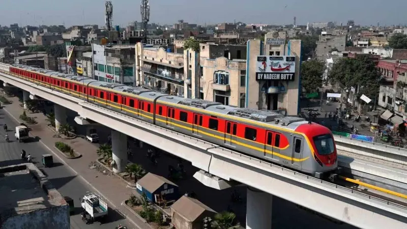 KCR to be build on Lahore's Orange Line Train Model