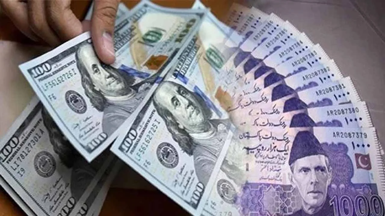 Dollar continues to rise, hits Rs 208.25 in interbank trade