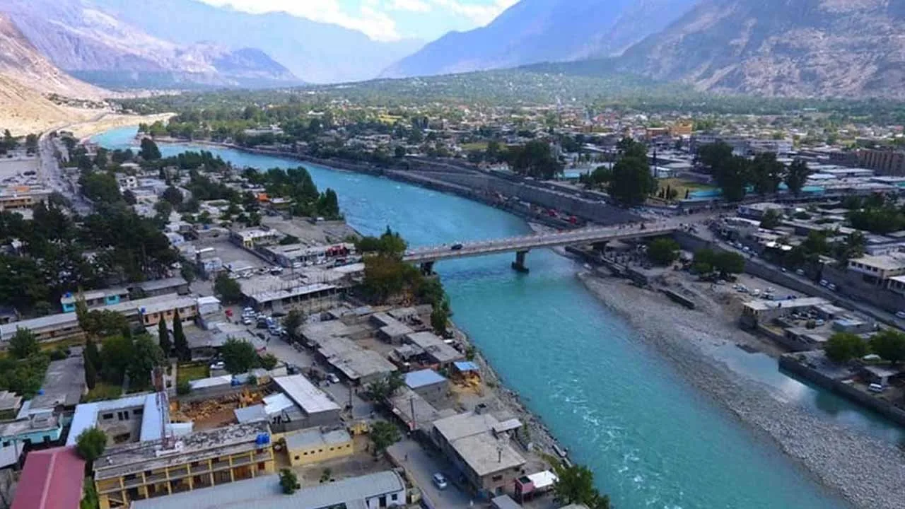 KP CM orders drive against encroachments on river banks