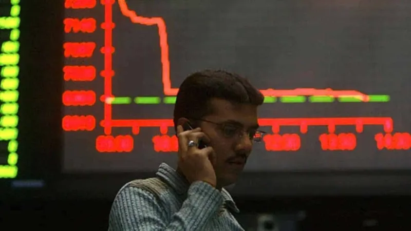 KSE 100-share index tumbles by 978 points, equity prices fall to 12-year low