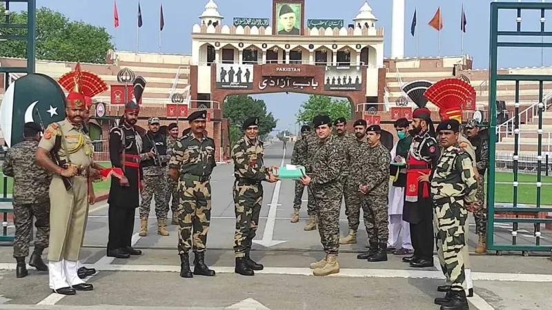 Pakistan, India border forces exchange sweets on Eid-ul-Azha