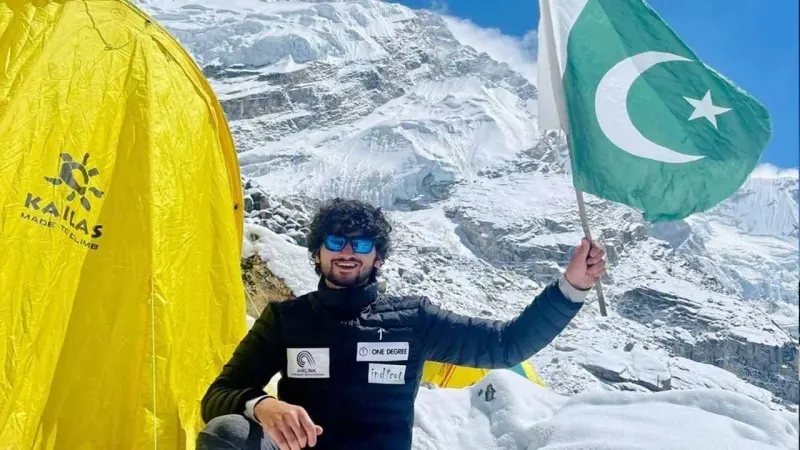 Shehroze Kashif summit Nanga Parbat