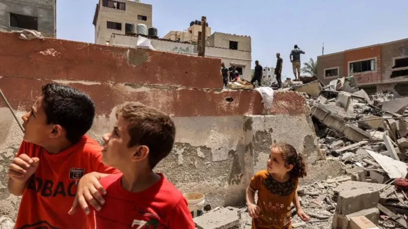 24 Palestinians killed as Israeli air strikes pound Gaza for second day