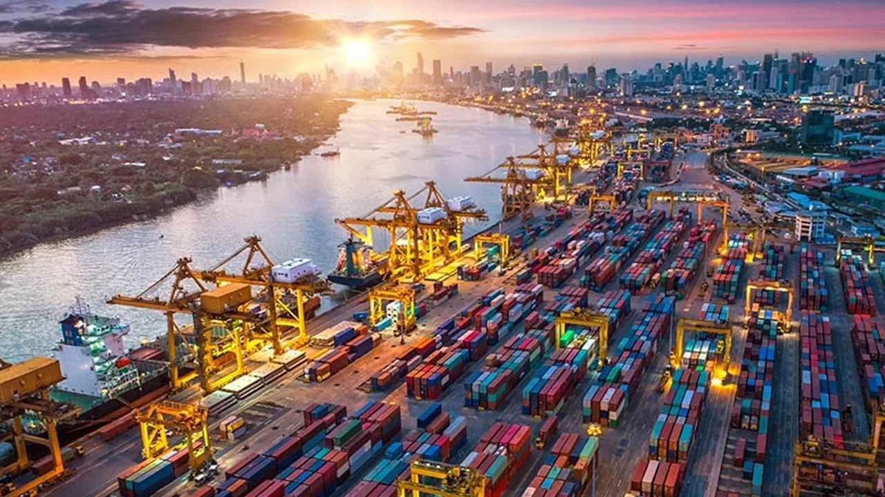 Pakistan's economy grinding to a halt as dollars dry up