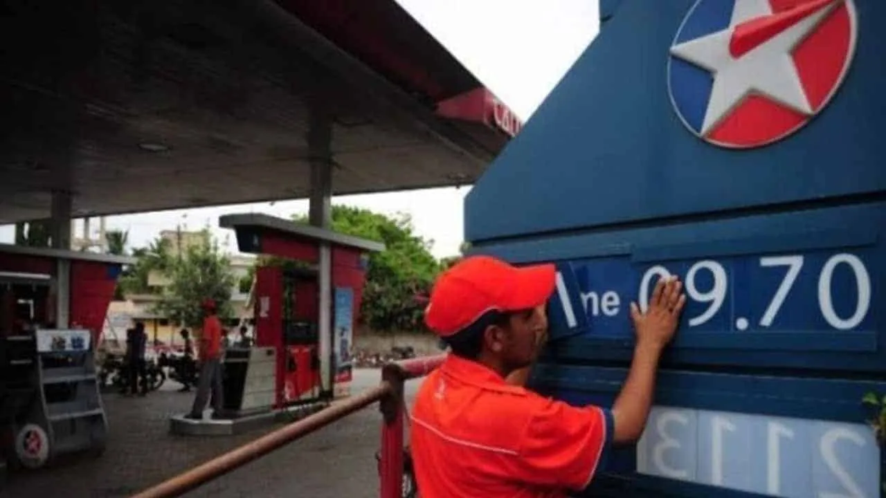 Petrol price: No relief for masses as govt set to hike OMCs Margin