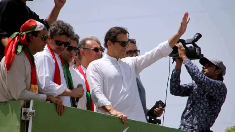 Imran Khan to announce long march's date in a week