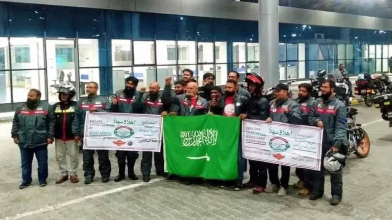 Pakistani bikers reach Saudi Arabia to perform Umrah
