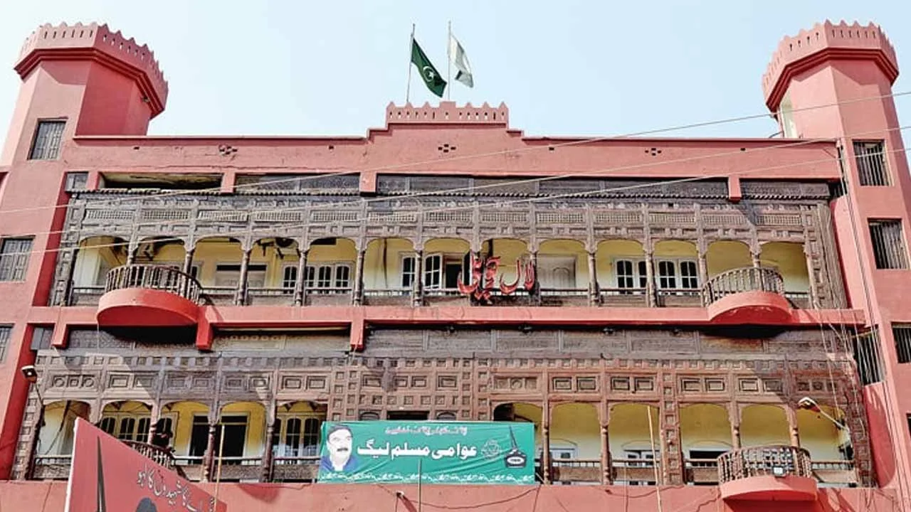 Sheikh Rashid warns against razing Lal Haveli