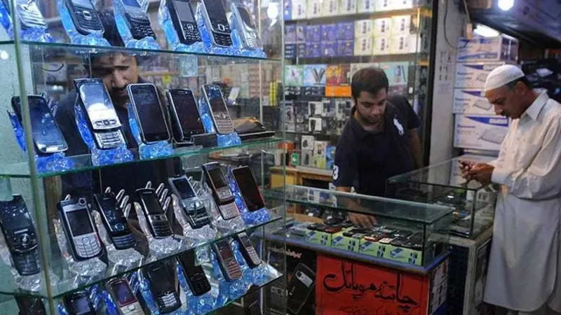 Mobile phone imports decrease over 67% to $414 million in 7 months
