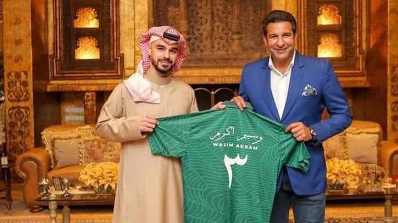SACF chairman hosts Wasim Akram to introduce their cricket league