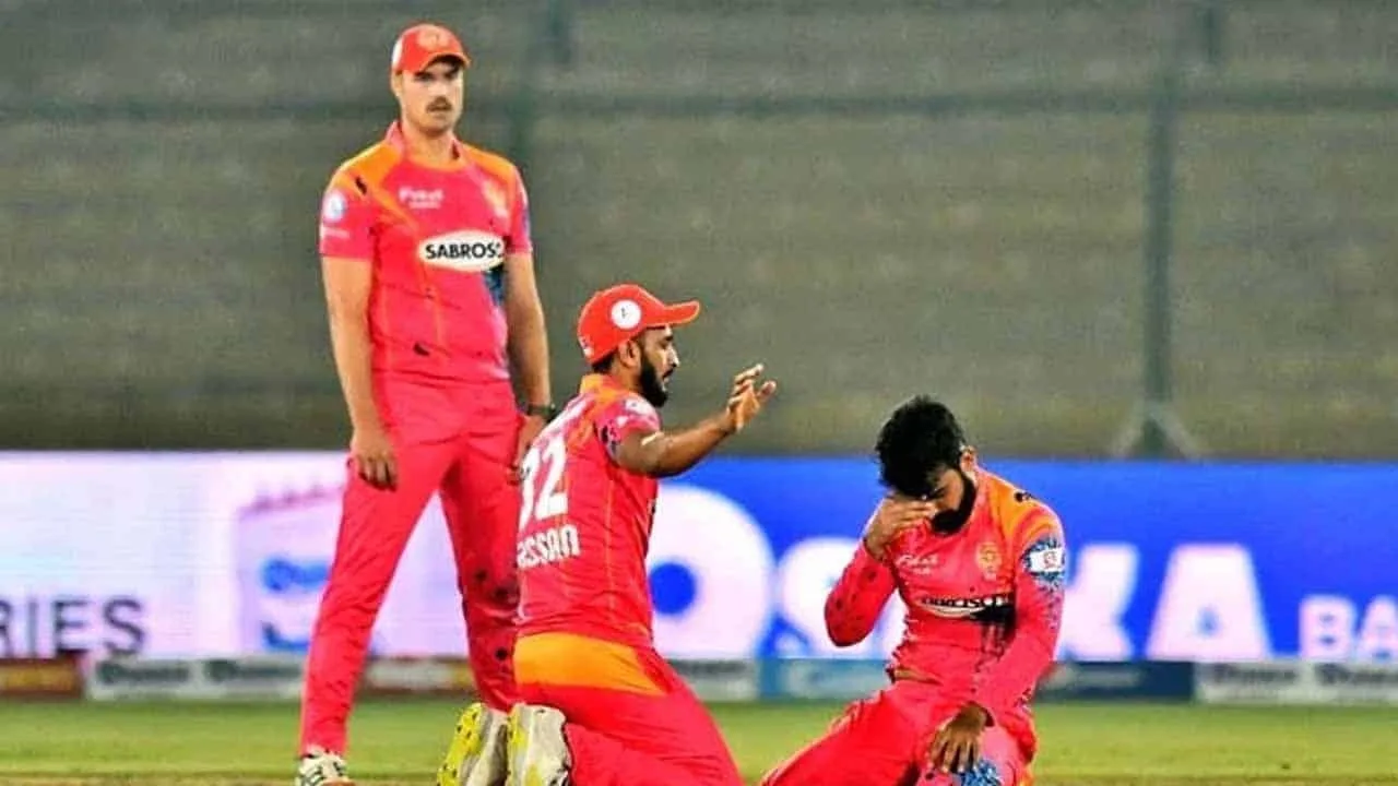 Shadab's Lighthearted Comment: 'Don't Want to Lose to Friends in PSL