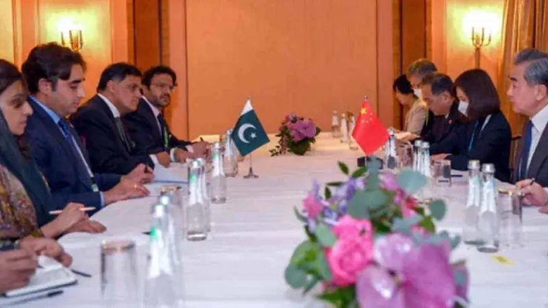 China firmly supports Pakistan in maintaining security: Wang Yi