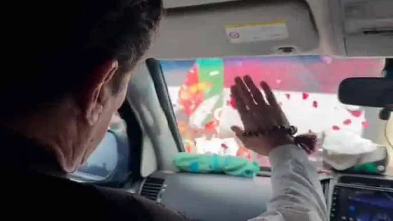 EX-PM Imran Khan Headed to Islamabad Court for Toshakhana Case Appearance