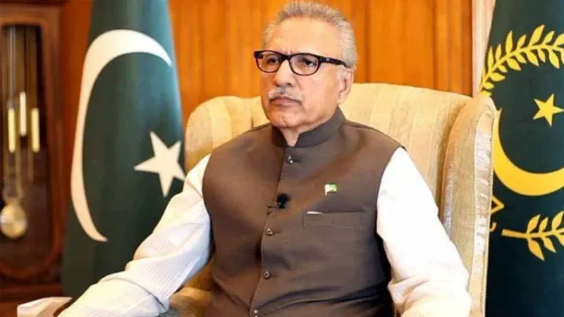 President calls for paying attention towards IT industry in Pakistan