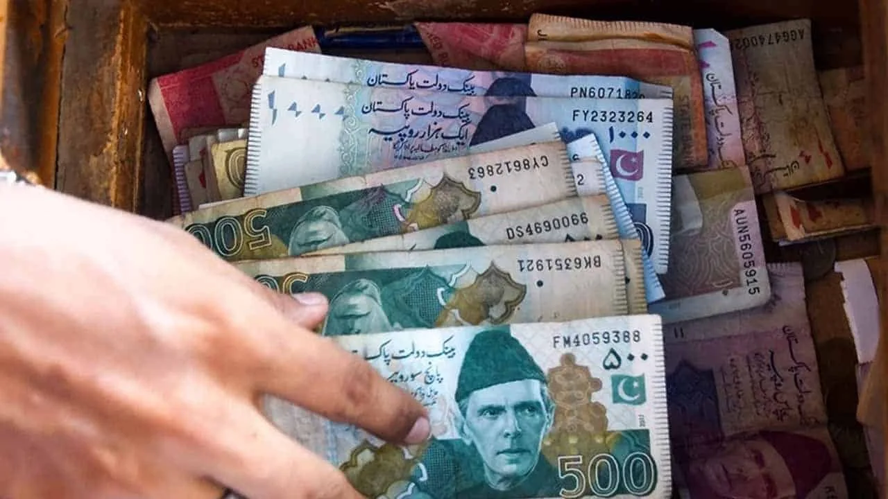 Rupee makes small gain against US dollar