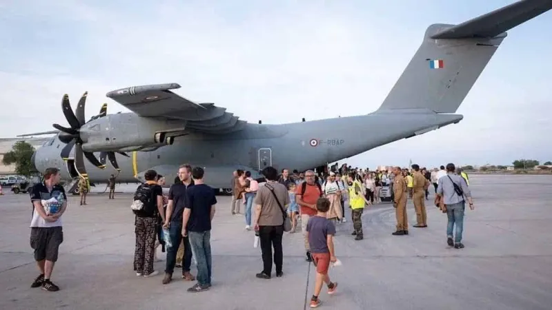 37 Pakistanis safely reach Jeddah from Sudan port: FO