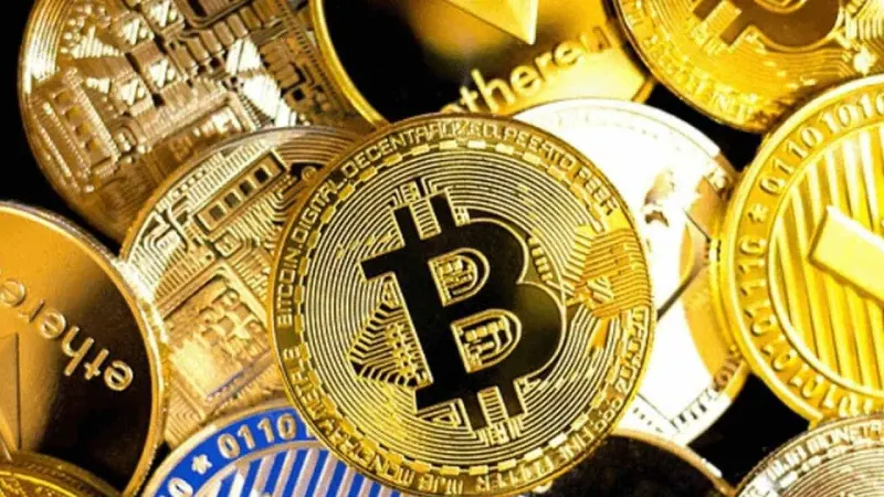 Crypto stocks fall after Binance halts Bitcoin withdrawals for hours