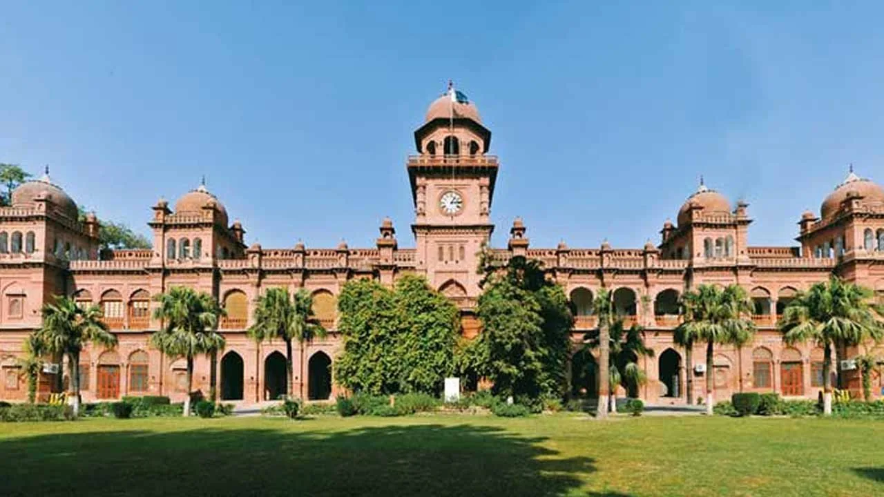 HEC makes Quran translation compulsory in Pakistani universities