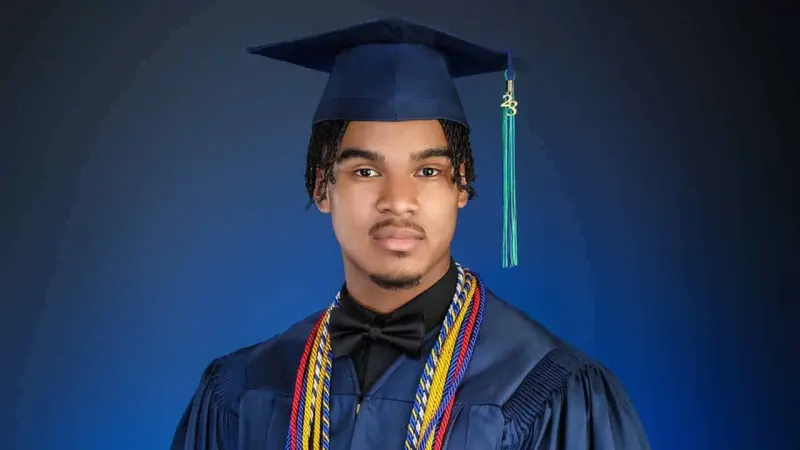 New Orleans senior breaks US record with 170 college offers, $9M in scholarships