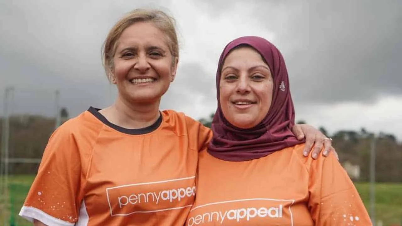 Muslim mother of 6 runs London Marathon for earthquake victims in Turkey and Syria