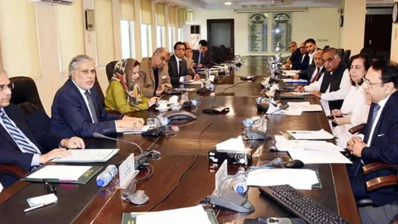 Ishaq Dar, FBR chairman hold meeting to discuss budget proposal