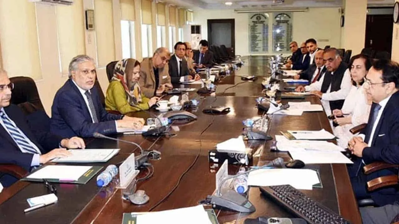 Ishaq Dar, FBR chairman hold meeting to discuss budget proposal
