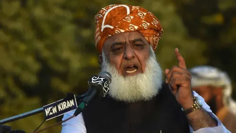 Fazlur Rehman ‘agrees’ to stage sit-in at D-Chowk