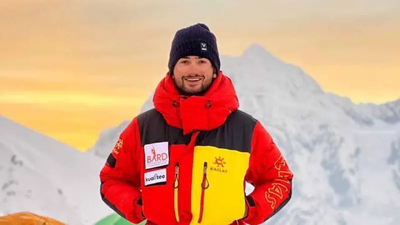 Shehroze Kashif successfully summits Nepal's Dhaulagiri-I