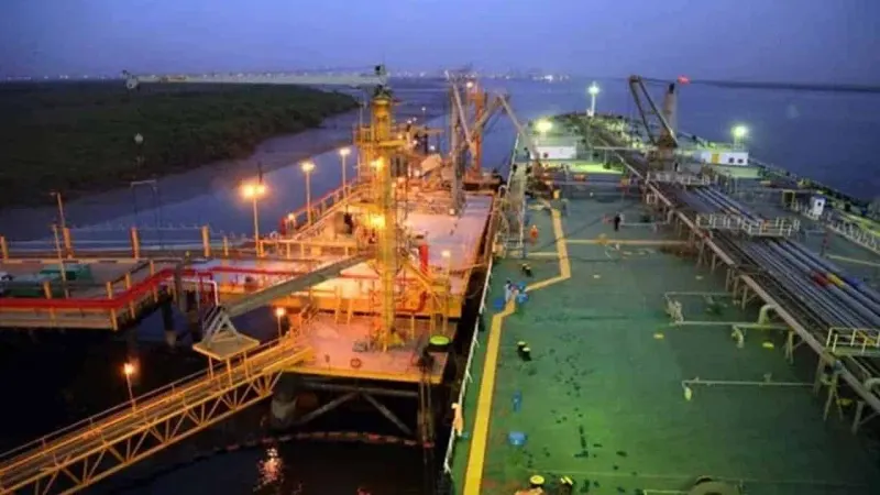 Night navigation of oil tankers resumes in Pakistan after 28 years