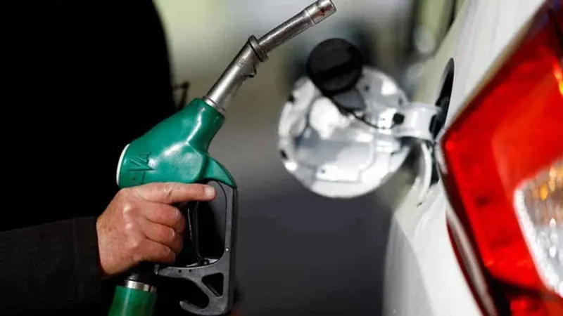 Will petrol price drop by Rs100 in Pakistan after Russian oil import?