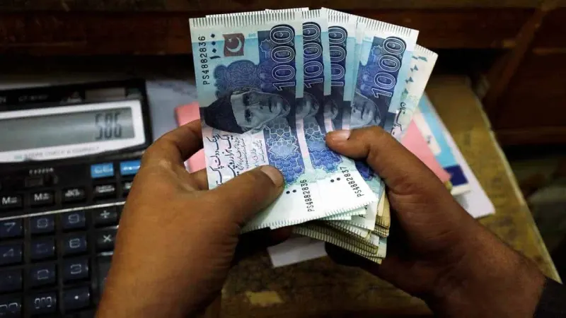 Govt employees likely to get salary raise in FY2023-24 budget
