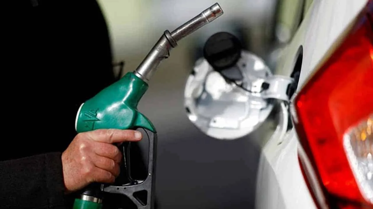 Petrol price likely to drop by Rs10 per litre