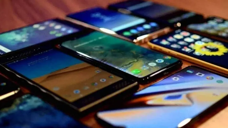 Govt to ‘hike’ taxes on cell phones other imported items in FY23-24 budget