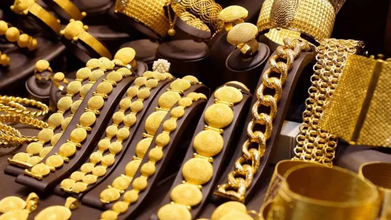 Gold price increases by Rs2,700 per tola in Pakistan