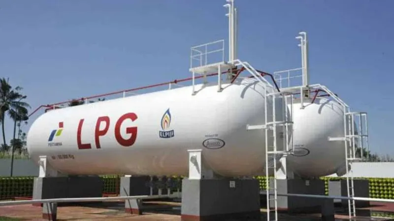 After oil, first Russian LPG consignment reaches Pakistan via Afghanistan