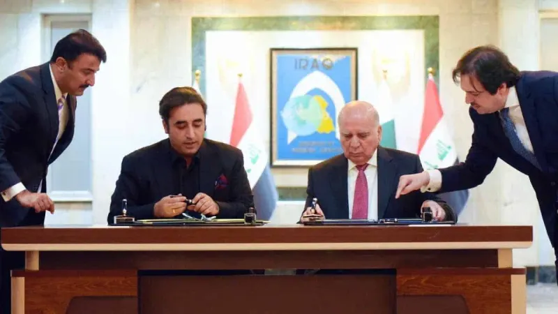 Pakistan, Iraq ink MoU on visa-free travel